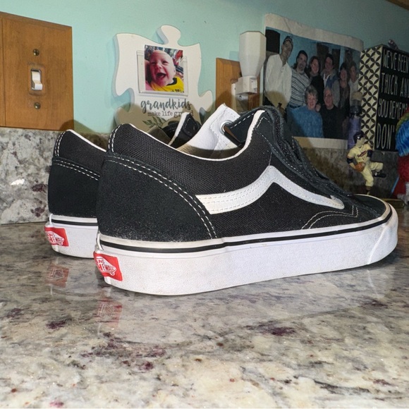 Vans Black & White 3 Strap Velcro Shoes Sze 9M / 10.5W - Picture 8 of 15